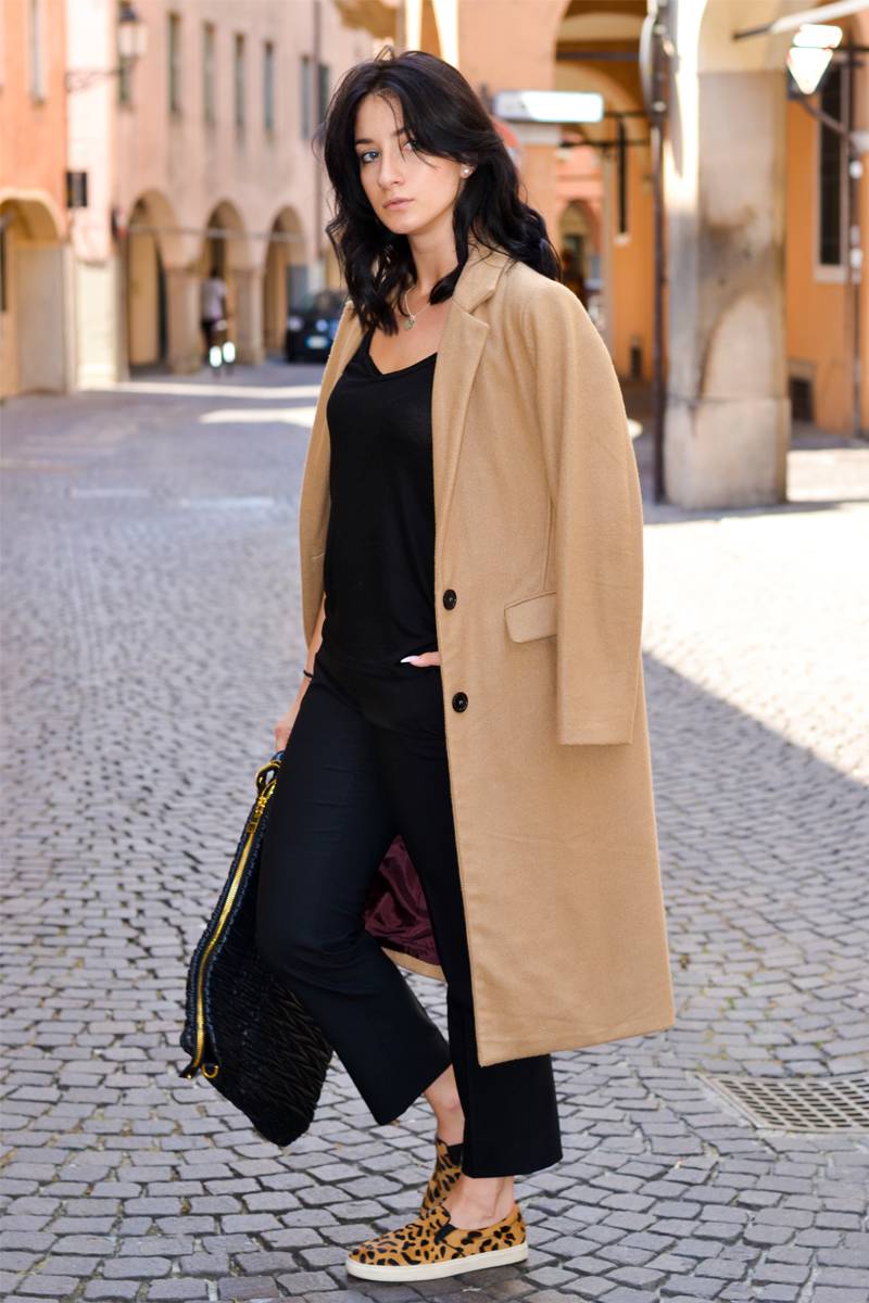 Come abbinare il cappotto cammello: consigli per un look unico