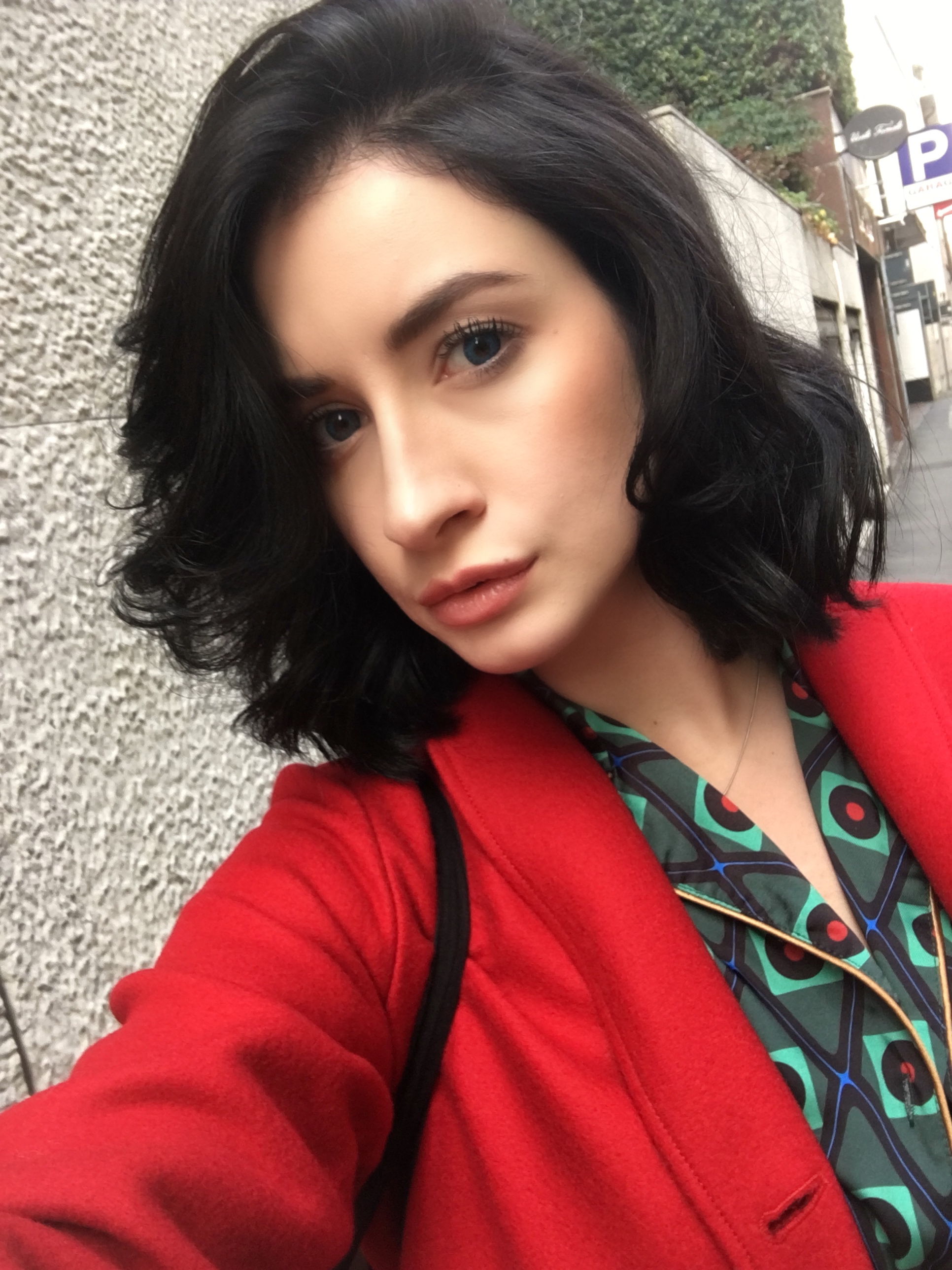 Capelli lunghi mossi: taglio, pettinature e come farli